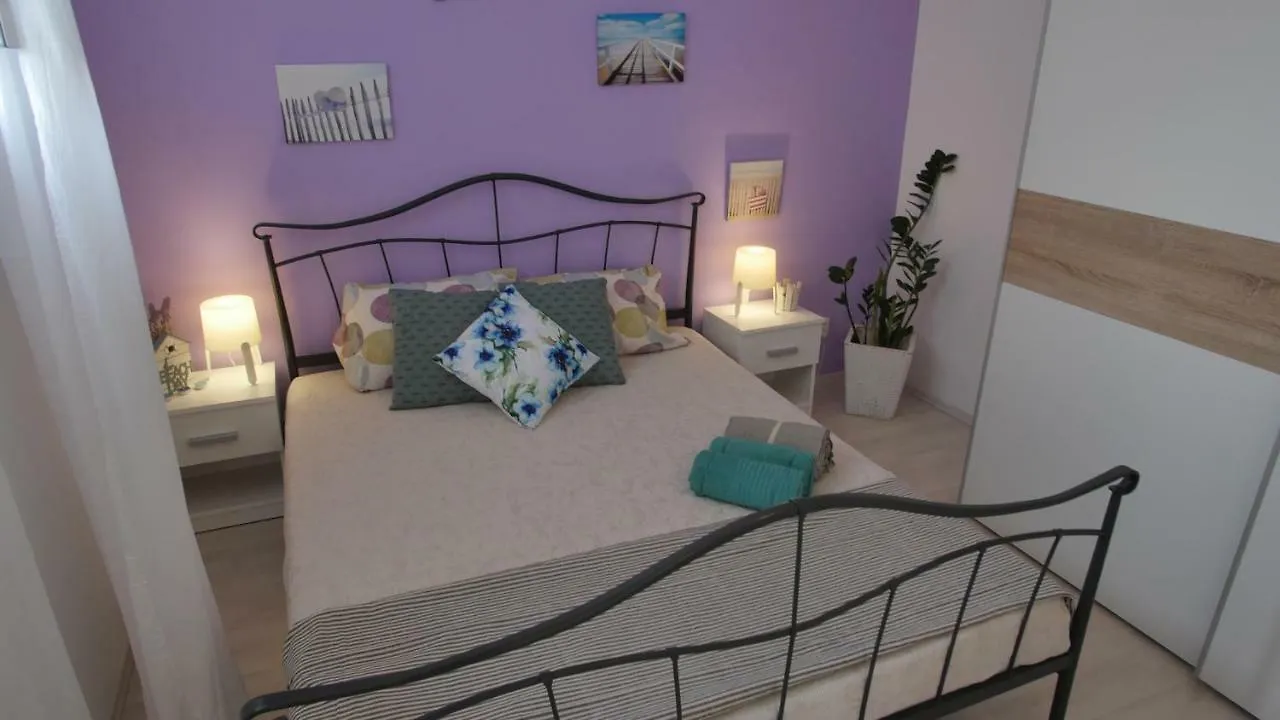 Spacious Apartment With Private Parking Pula Croatia